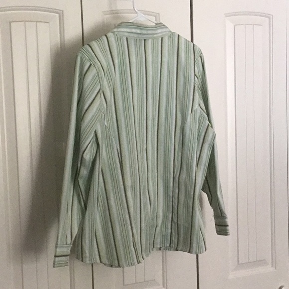 DCC Woman long-sleeved blouse, size 2X, fitted - Picture 6 of 8